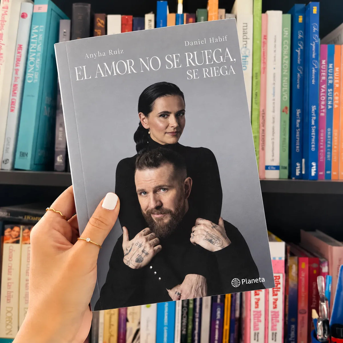 ❤️📖 El amor no se ruega, se riega + 🎁 GRATIS: E-book + 🔖 2 separadores + 🖍️ 1 resaltador